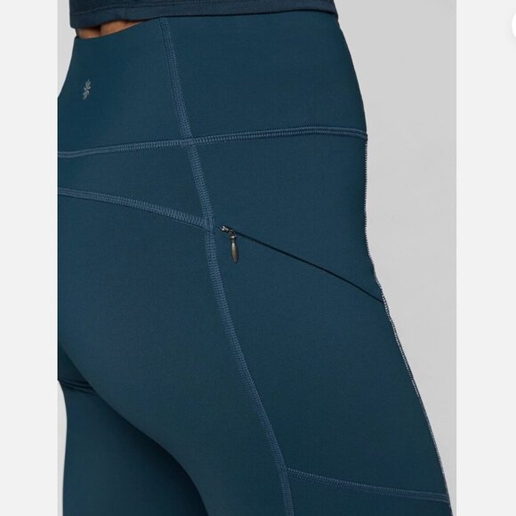 Athleta bundle of 2 leggings - size 1X - floral and tropical print 7/8 length - Picture 6 of 16